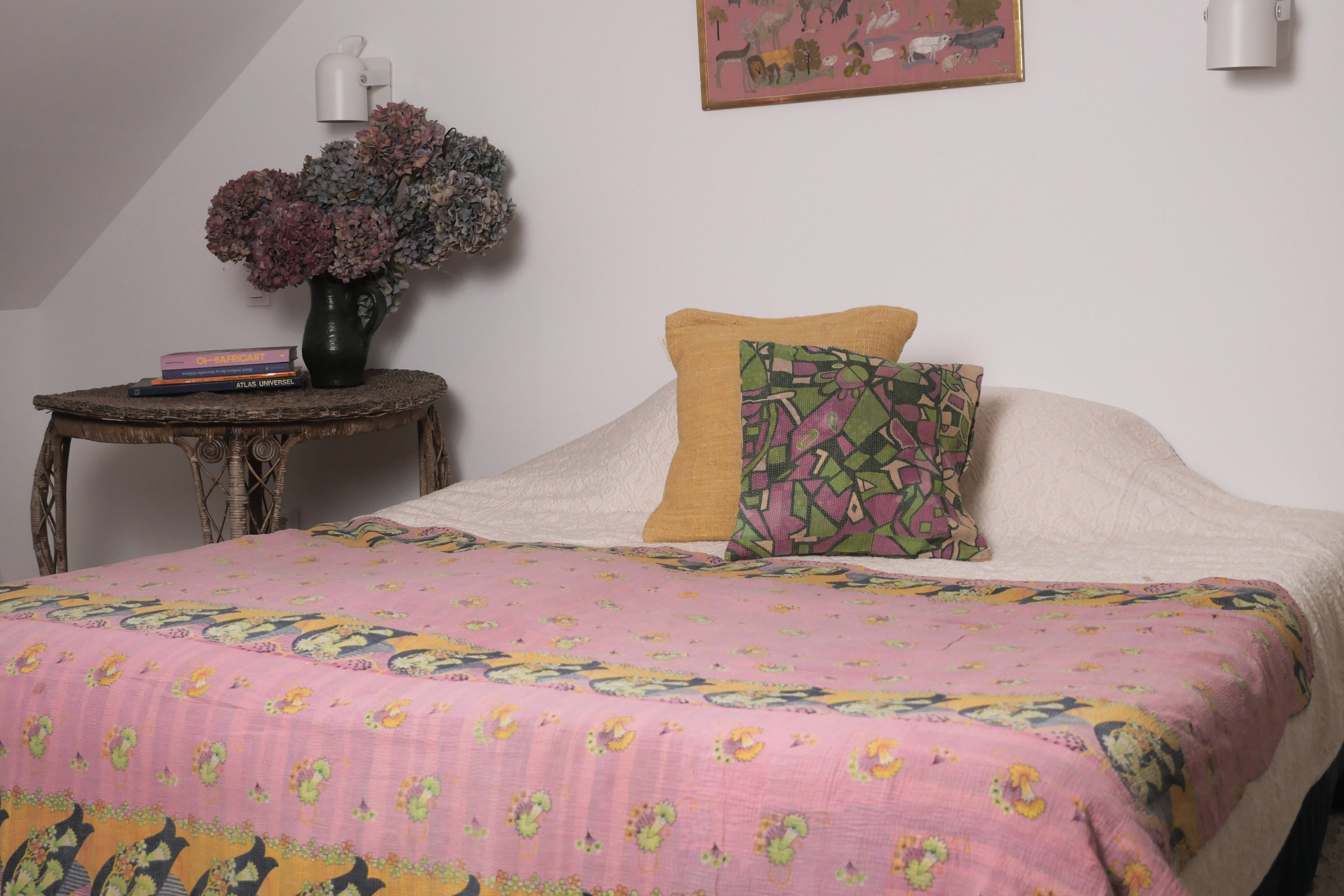 Couvre lit kantha fabriqué avec des saris anciennes