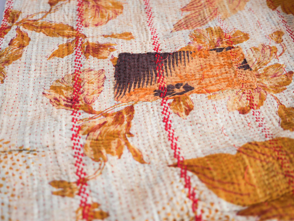 Kantha couvre lit en sari recyclé