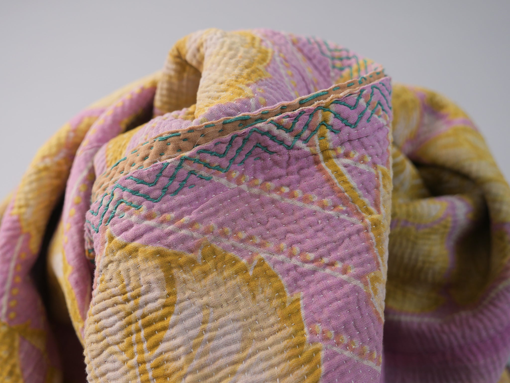 Kantha couvre lit en sari recyclé