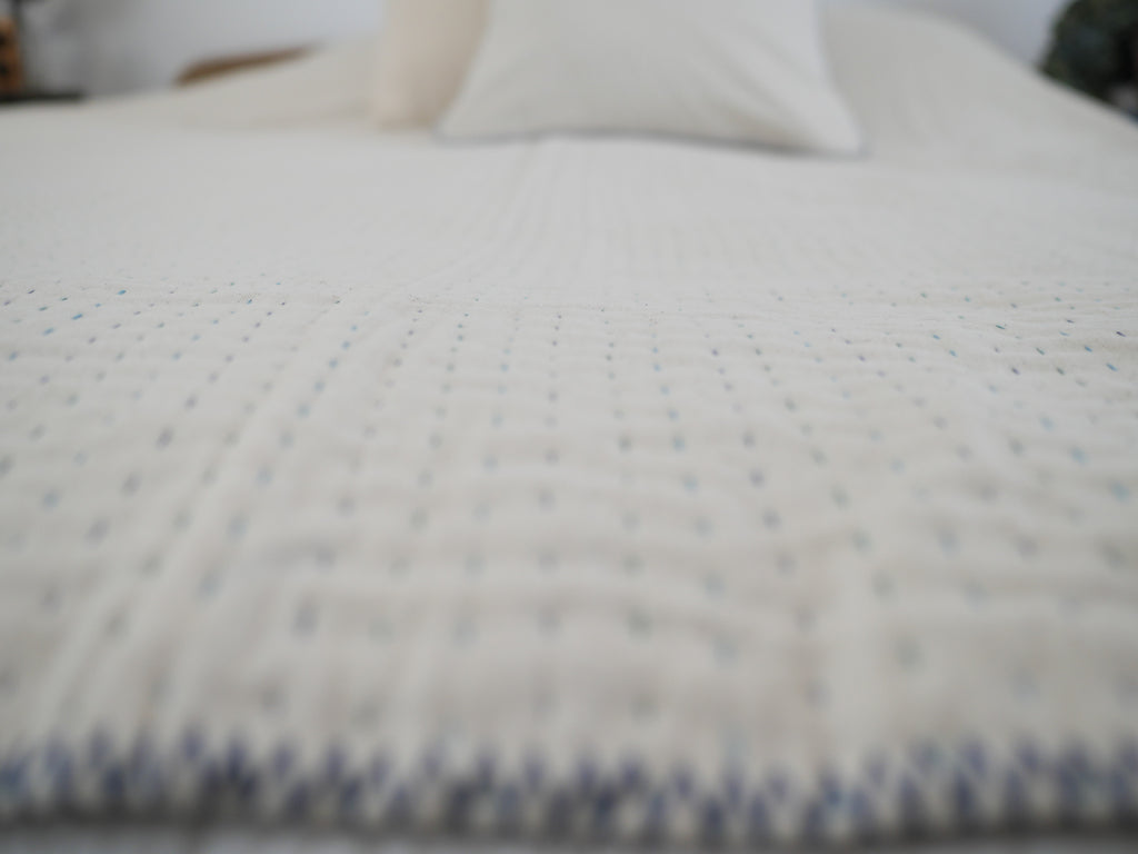 Plaid en coton brodé main 