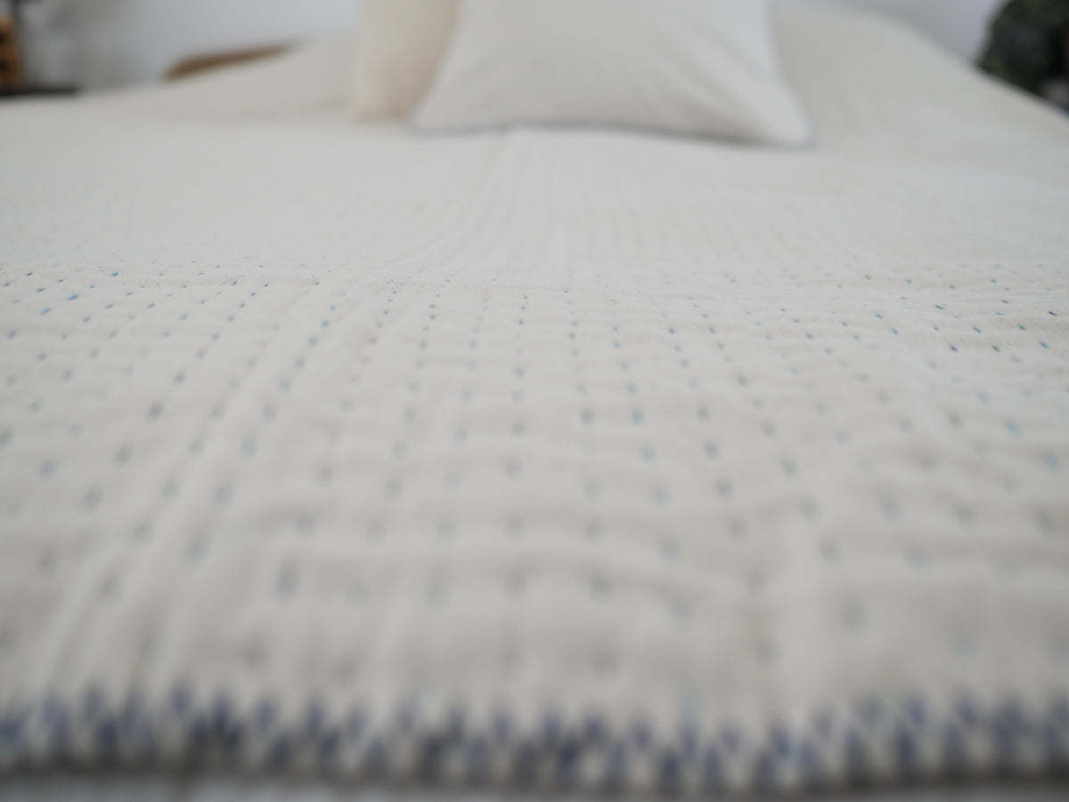 Plaid en coton brodé main 