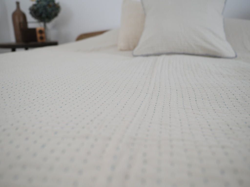Plaid en coton brodé main 
