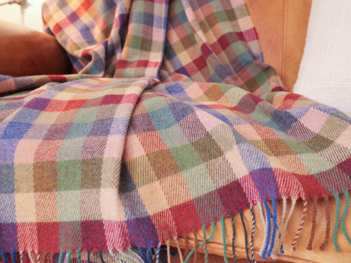 Plaid en laine d'agneau Mcnutt. Fabriqué en Irlande.