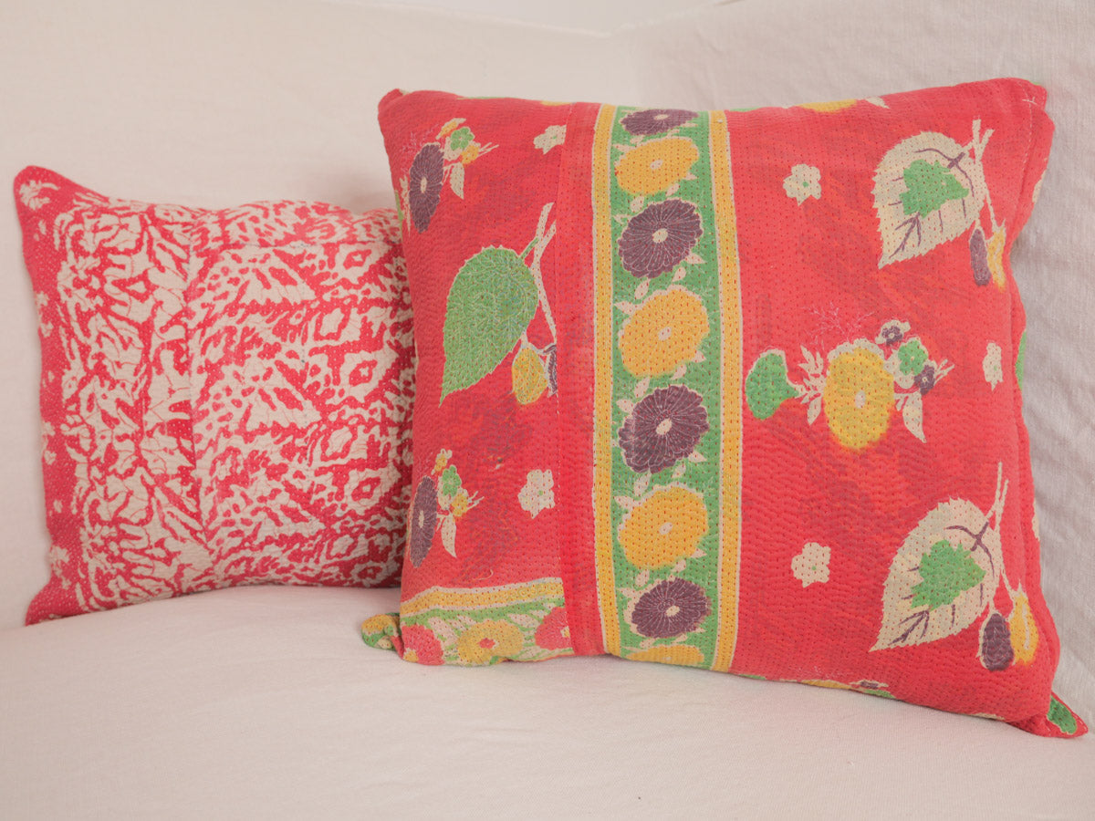 Housse de coussin kantha en saris recyclées