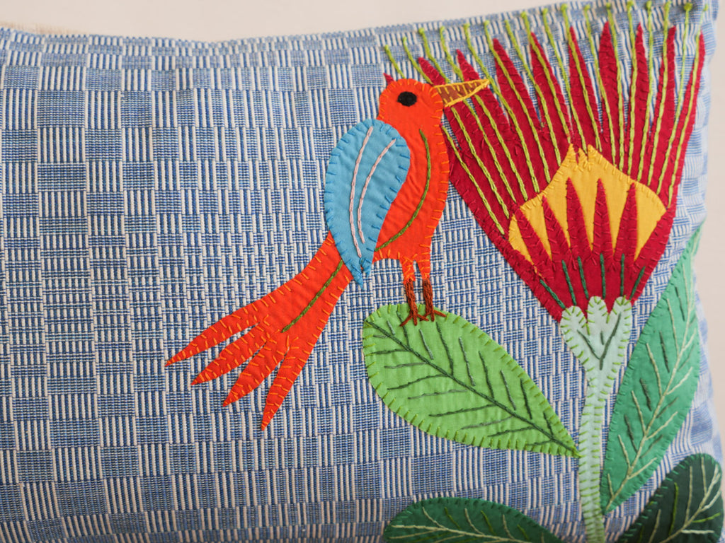 Coussin binakol oiseau brodé main,  30x 50 No.2