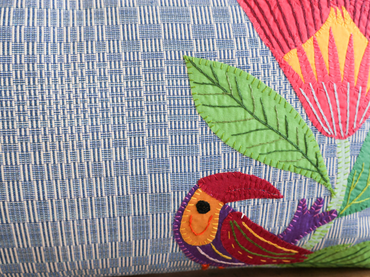 Storie coussin binakol appliqué