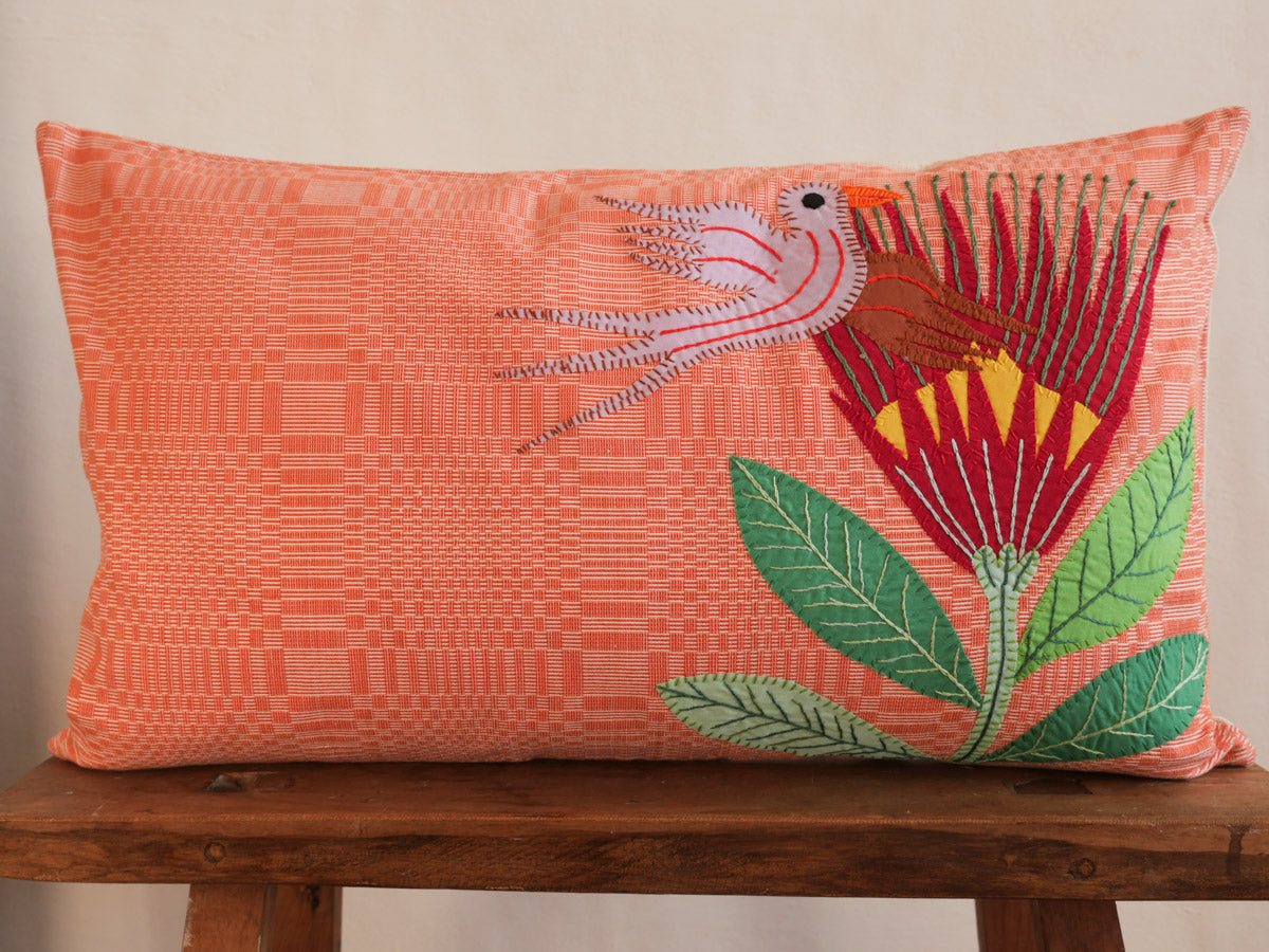 Coussin binakol oiseau brodé main,  30x 50 No.8