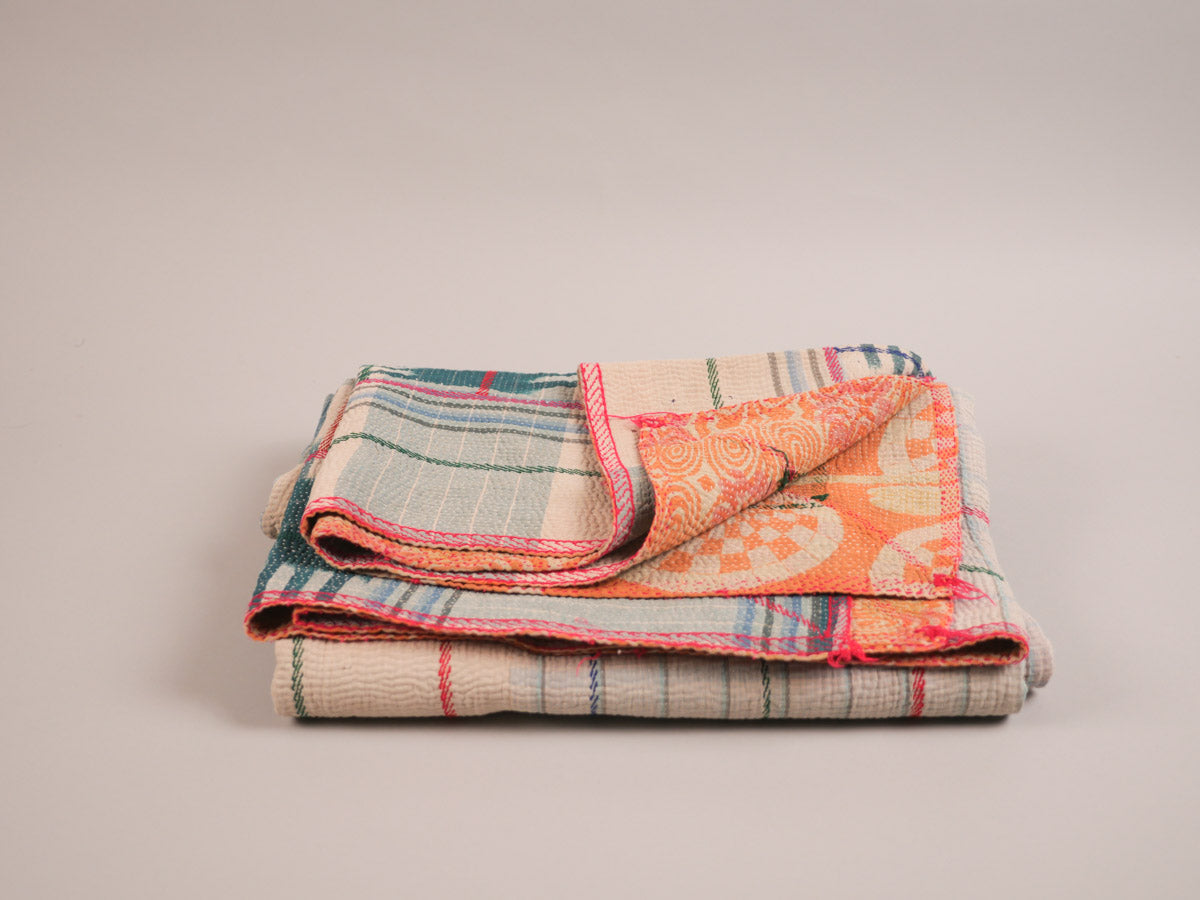 Vintage kantha couvre lit en coton recyclé.