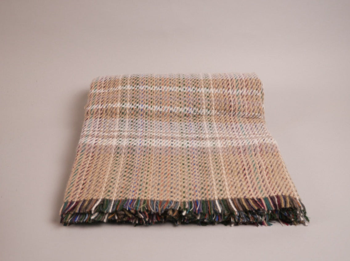 Plaid en laine recyclé.