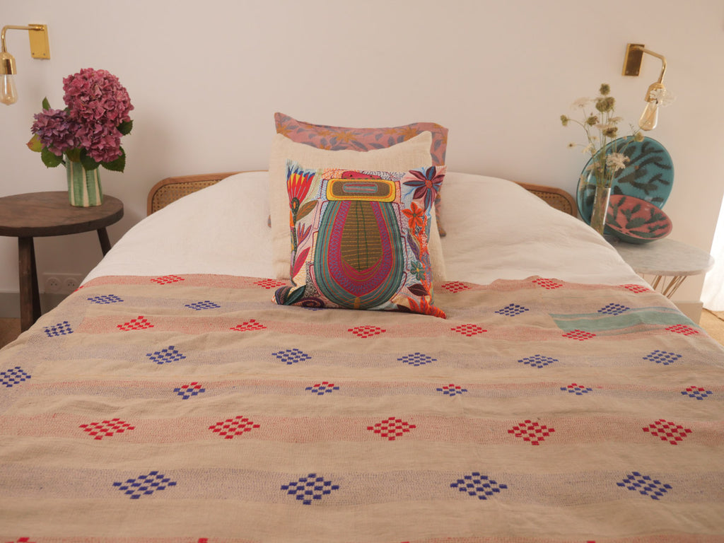 Couvre lit Kantha en textiles recyclées