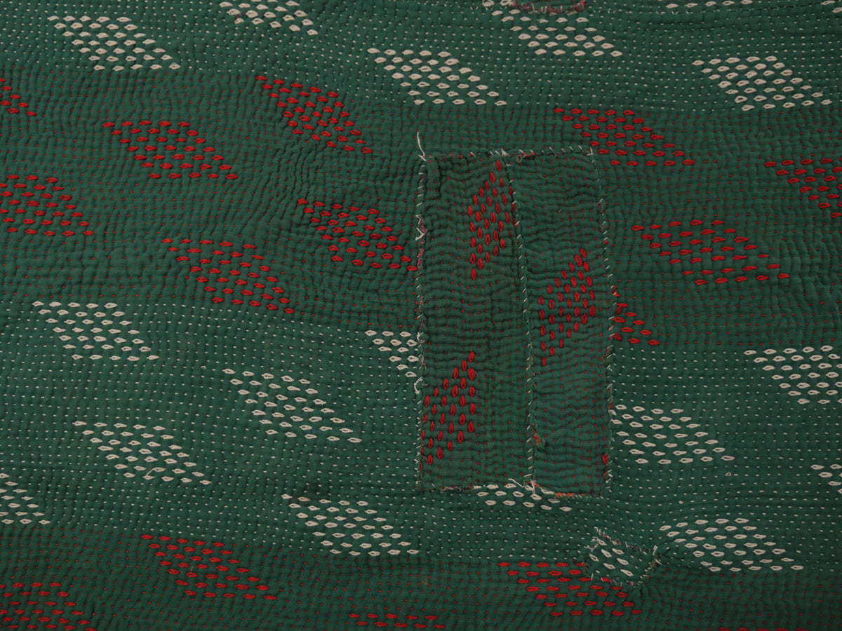 Couvre lit Kantha en textiles recyclées,