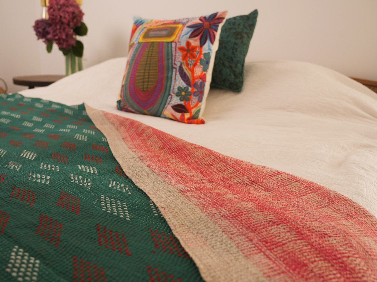 Kantha sari couvre-lit No.158 "Emerald Diamond", coton recyclé brodé à la main Image secondaire du produit