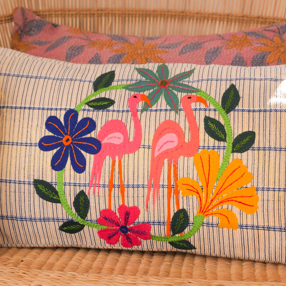 Coussin Yellow Hibiscus Flamingo Image secondaire du produit