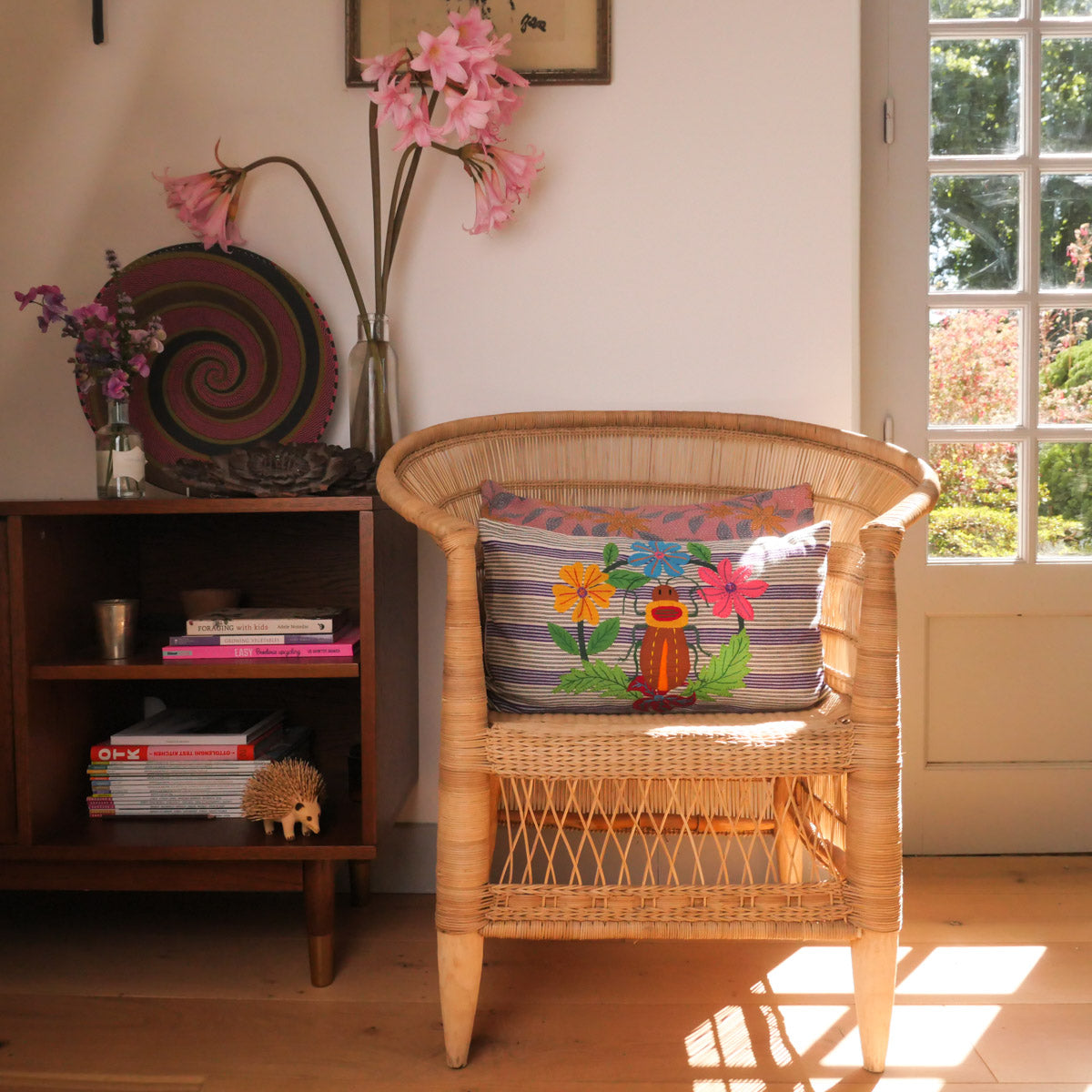 Coussin Faso Dan Fani  tissé main avec broderie  fait main Image principale du produit