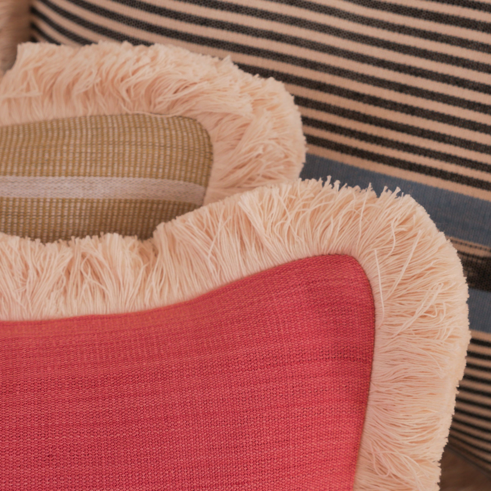 Coussin tissé main, "Light Madder" Image secondaire du produit