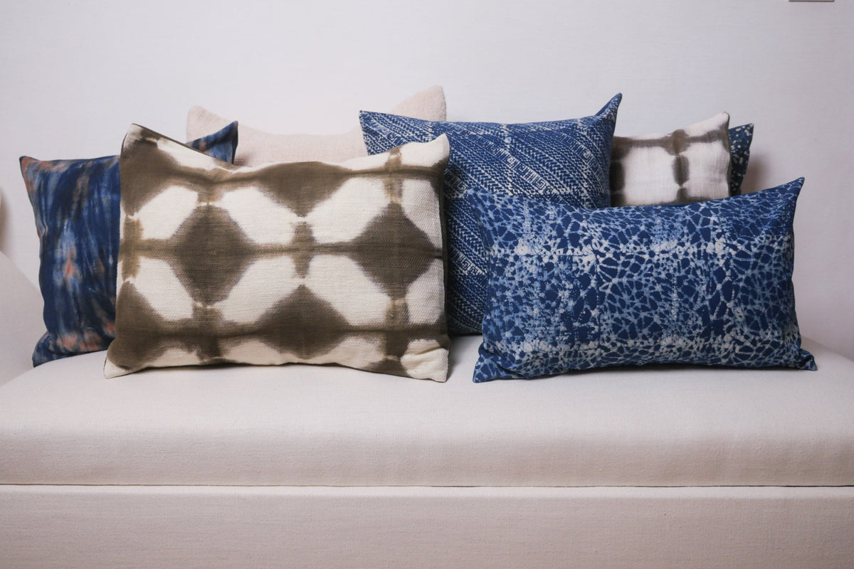 Textiles teinte a la main avec des couleurs naturelle.  Image principale du produit