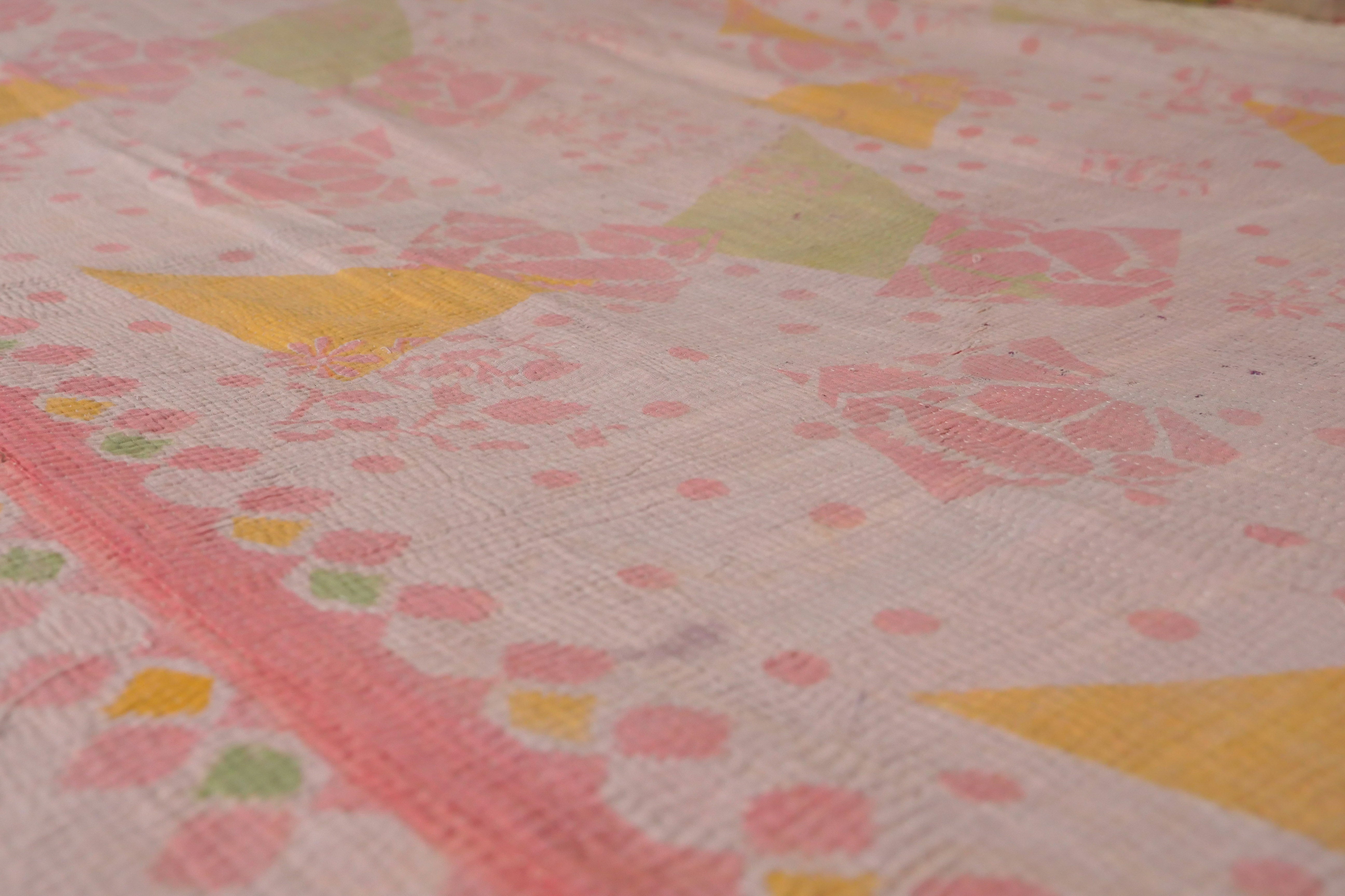 Kantha sari couvre-lit  No.11, Faded Pastels,  coton recyclé brodé à la main Image secondaire du produit