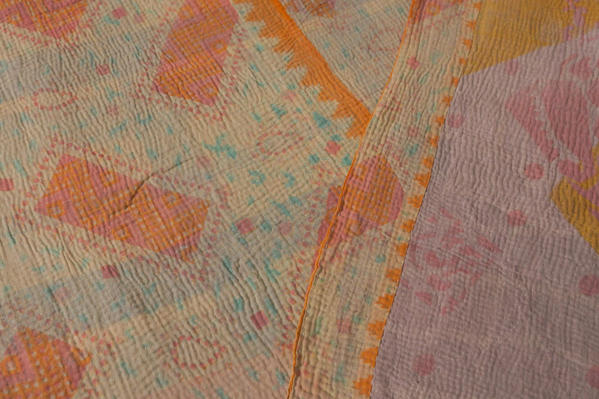 Kantha sari couvre-lit  No.11, Faded Pastels,  coton recyclé brodé à la main