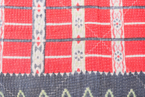 Kantha couvre lit, fait main avec du coton recyclé