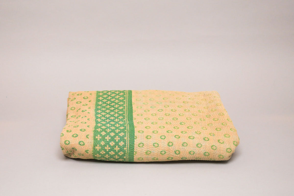 Kantha sari couvre-lit  No.106 "Sandbanks",  coton recyclé brodé à la main