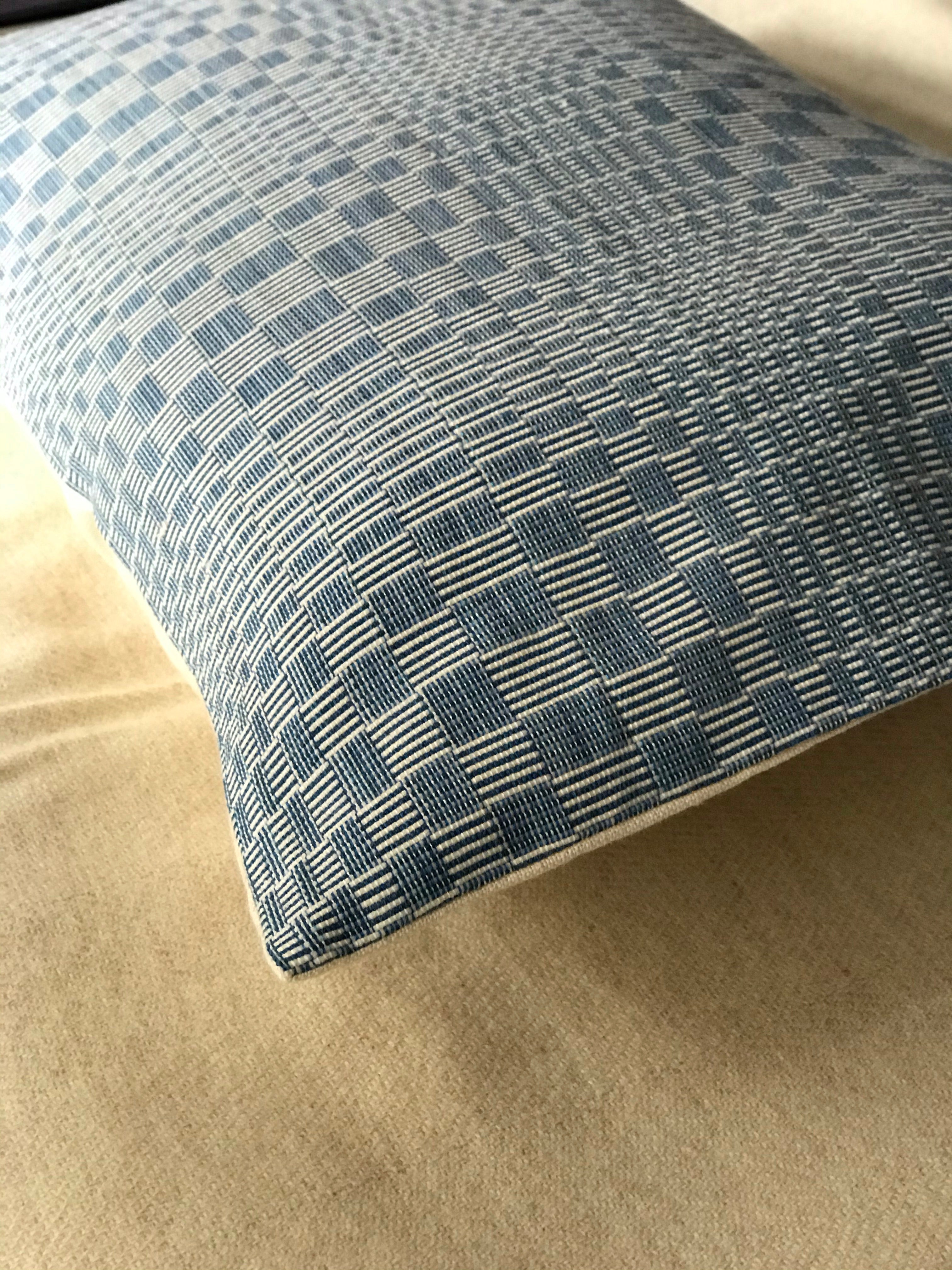 Tourbillon bleu clair No.2, coussin binakul Image secondaire du produit