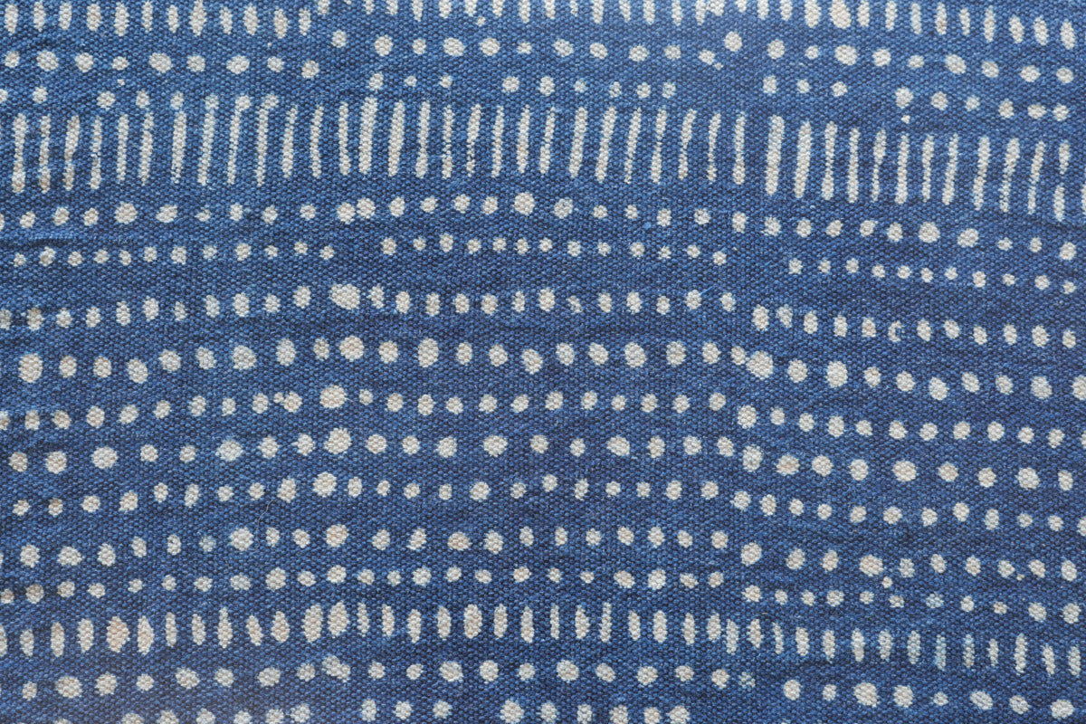  Epais coton couverture tissé à la main, teint avec des motifs carreaux d'indigo dans un style rustique. Peut être utilisé comme jeté, ou comme nappe de table
