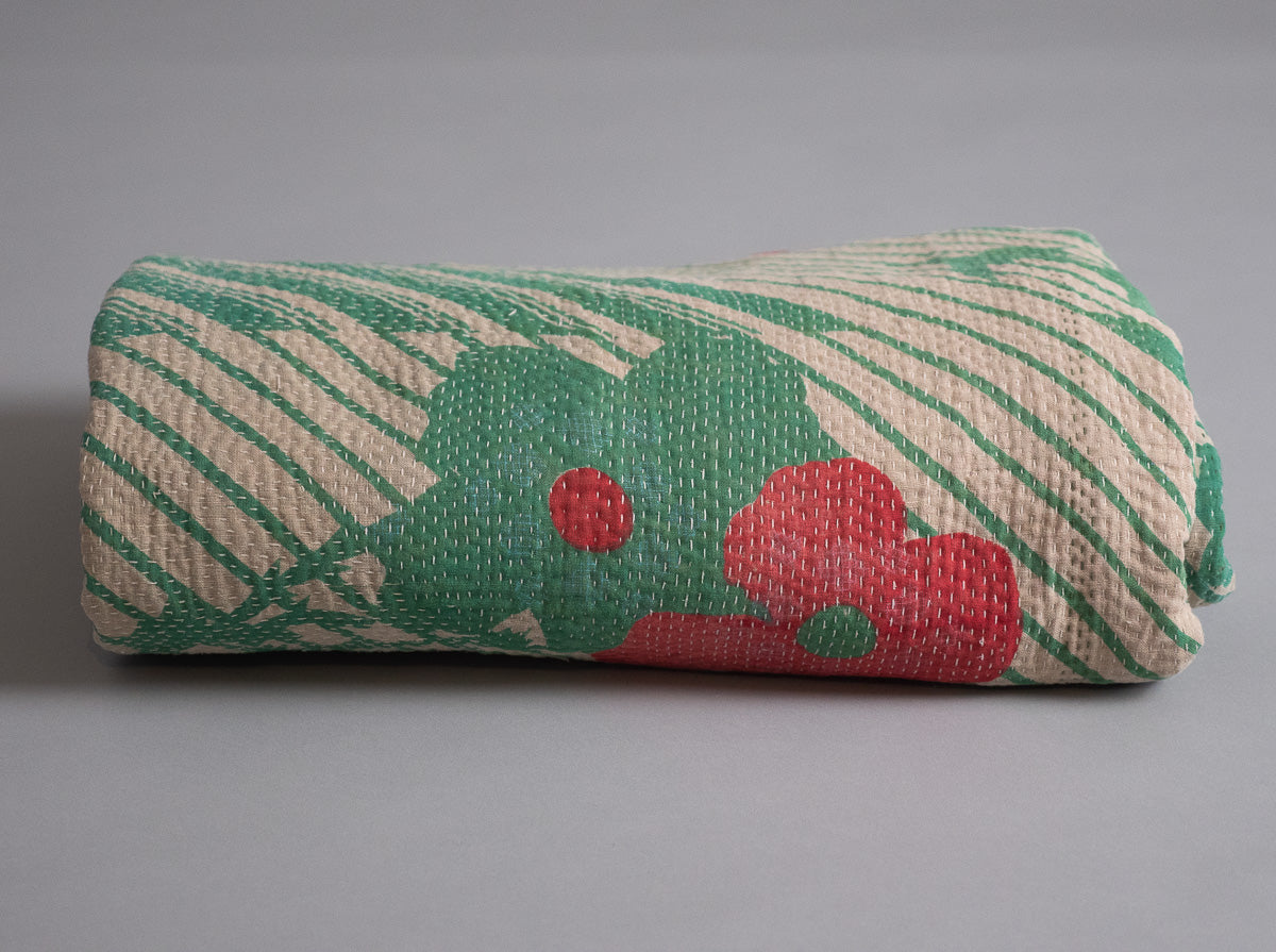 Kantha sari couvre-lit No.11 "Greenfields", coton recyclé brodé à la main