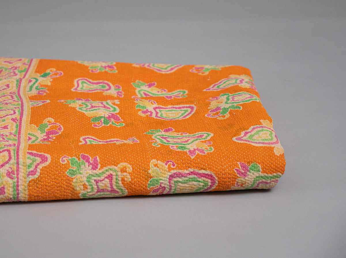 Kantha sari couvre-lit  No.1 "Island Party",  coton recyclé brodé à la main