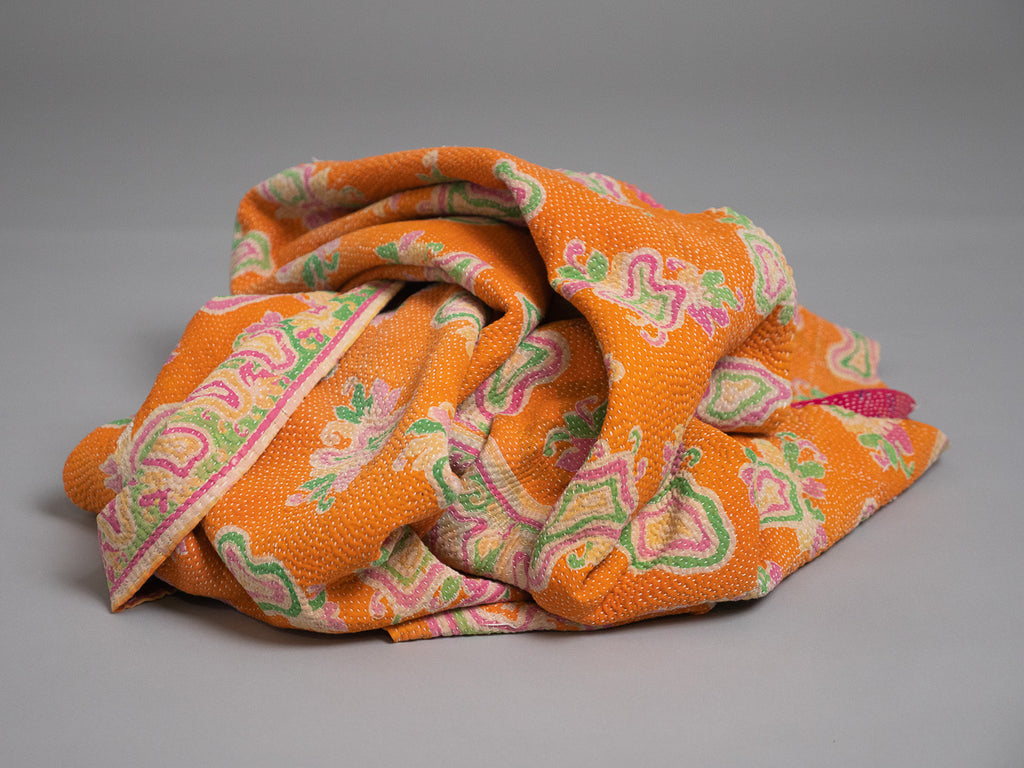 Kantha sari couvre-lit  No.1 "Island Party",  coton recyclé brodé à la main