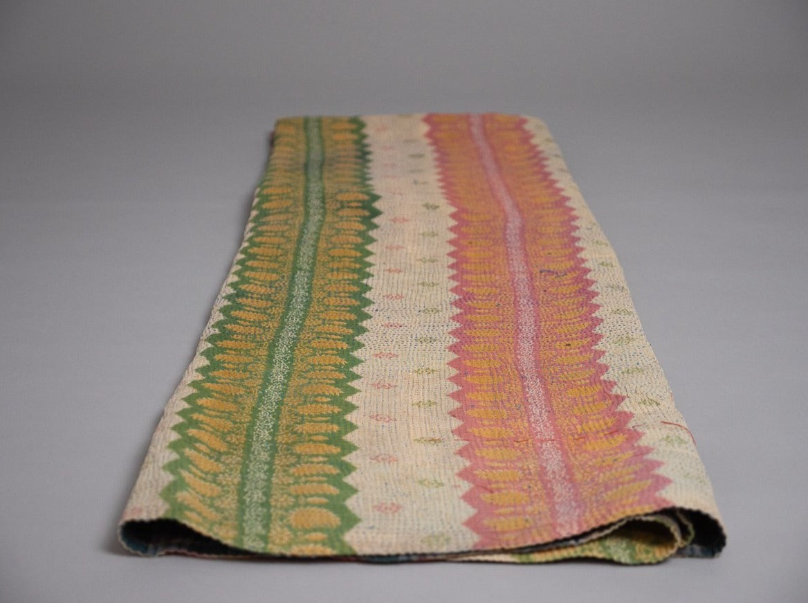 Kantha sari couvre-lit  No.16 "Paisley Stripe",  coton recyclé brodé à la main Image secondaire du produit